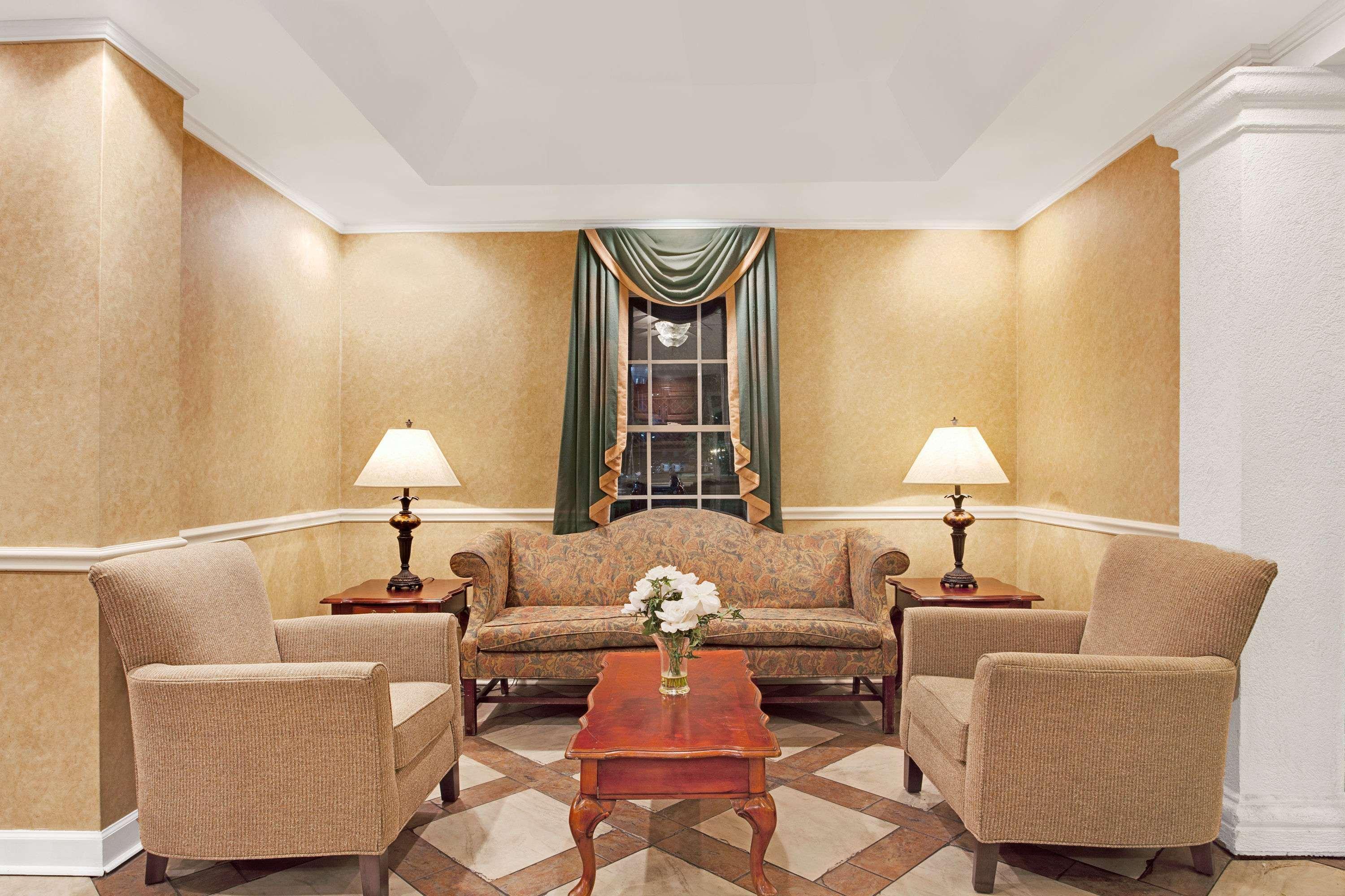 Baymont By Wyndham Pearl Hotel Екстериор снимка